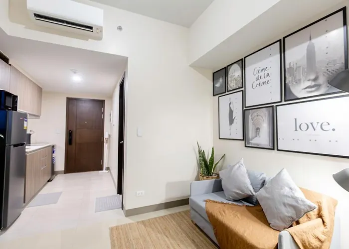 Apartment Luxx Mckinley With Fast Wifi In Bgc