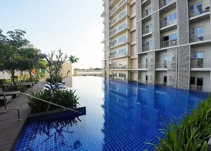 Apartment Luxx Mckinley With Fast Wifi In Bgc Manila