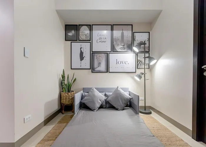 Luxx Mckinley With Fast Wifi In Bgc * Manila