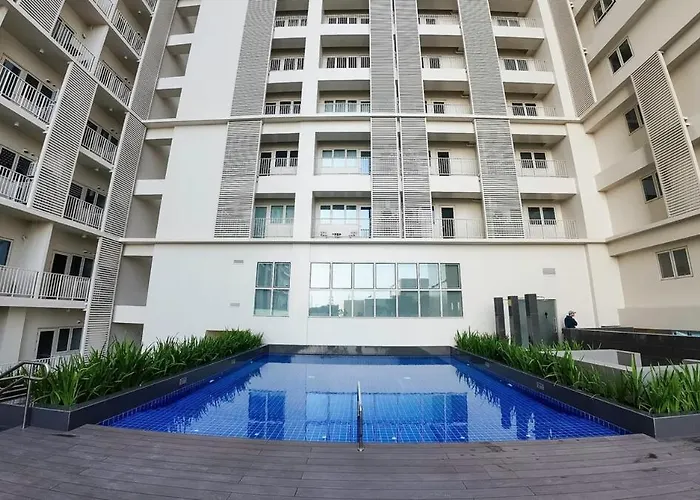 Luxx Mckinley With Fast Wifi In Bgc Apartment *