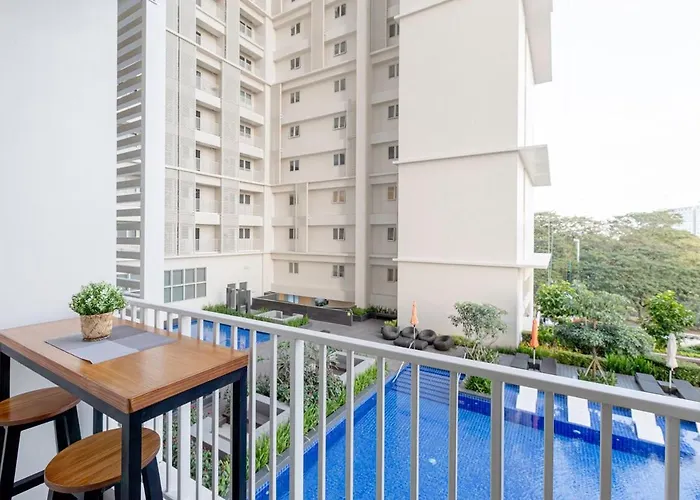 Luxx Mckinley With Fast Wifi In Bgc *