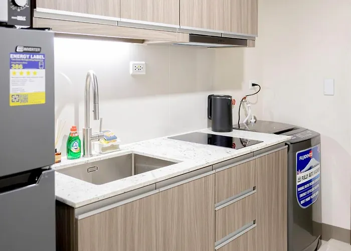 Luxx Mckinley With Fast Wifi In Bgc Apartment