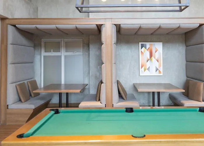 Luxx Mckinley With Fast Wifi In Bgc Apartment *