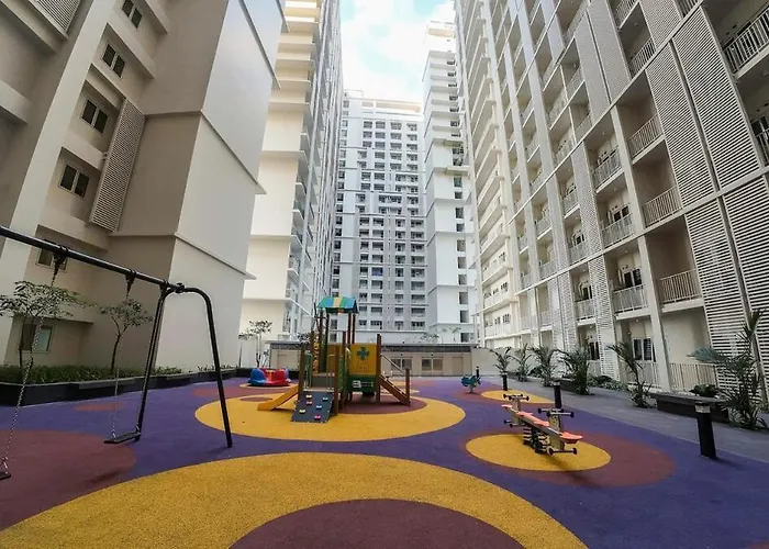 Apartment Luxx Mckinley With Fast Wifi In Bgc Manila