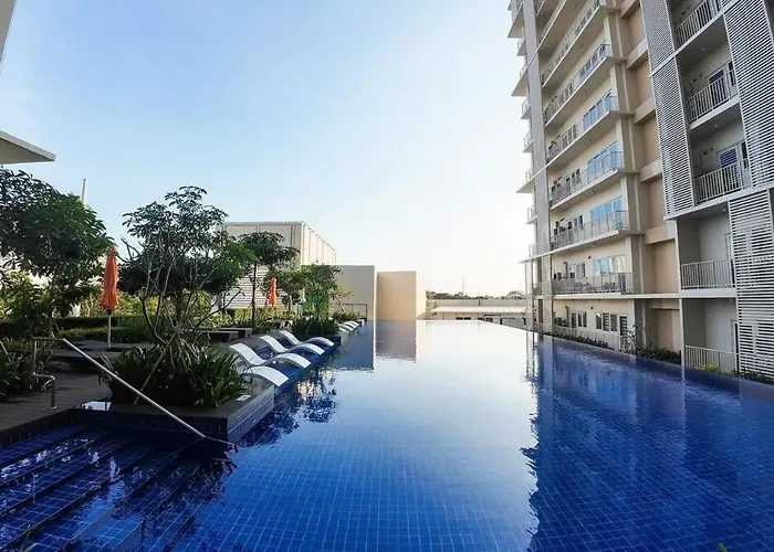 Luxx Mckinley With Fast Wifi In Bgc Manila