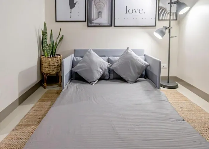 Luxx Mckinley With Fast Wifi In Bgc Apartment Manila